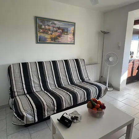 Apartment Joli Tres Clair A Proximite Pour 3 Personnes *