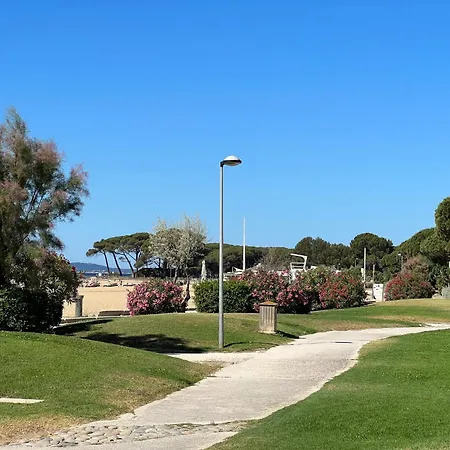 Apartment Joli Tres Clair A Proximite Pour 3 Personnes